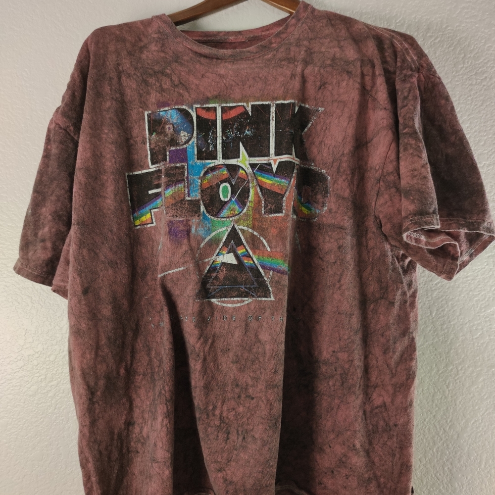 Pink Floyd shirt